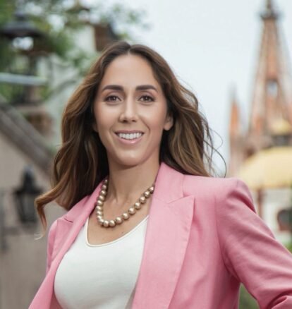 Profile photo of agent Ana Vertiz